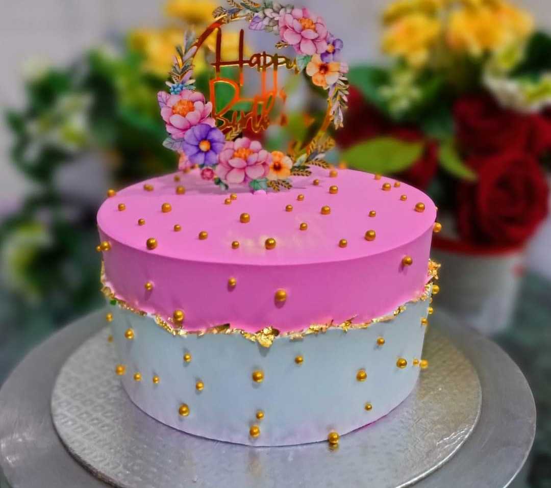 Premium RED N White Velvet Cake